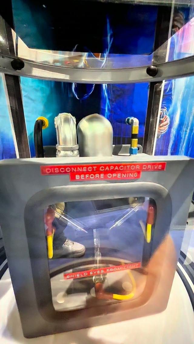 Factory Back to The Future スケールプロップレプリカ Back to the