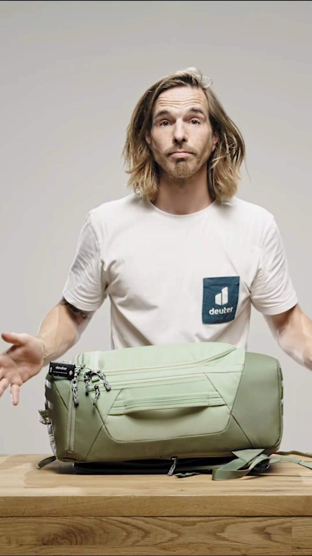 deuter 80l wheeled backpack Osprey Sojourn 80 with wheels koseret green 75 cm Compact 14+3 from deuter is an innovative cycling backpack designed for ambitious riders who are looking for maximum comfort Deuter Duffel Pro Movo 90L