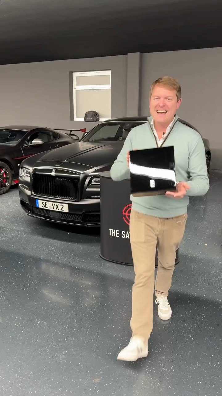 Seen the exclusive ROLLS-ROYCE presentation box!? 📦 | Shmee150