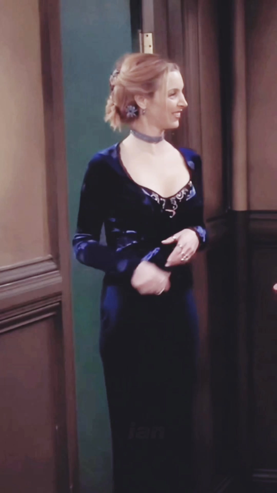 phoebe buffay blue velvet dress really knew how to turn heads! Can we talk about this stunning dress? 😍 Total fashion icon vibes! #Friends #PhoebeBuffay #90sFashion #IconicLook #FriendsTVShow #StyleInspo #usareels Size:50 Regular Jacket yellow maxi dress Blue Lace Plus Navy