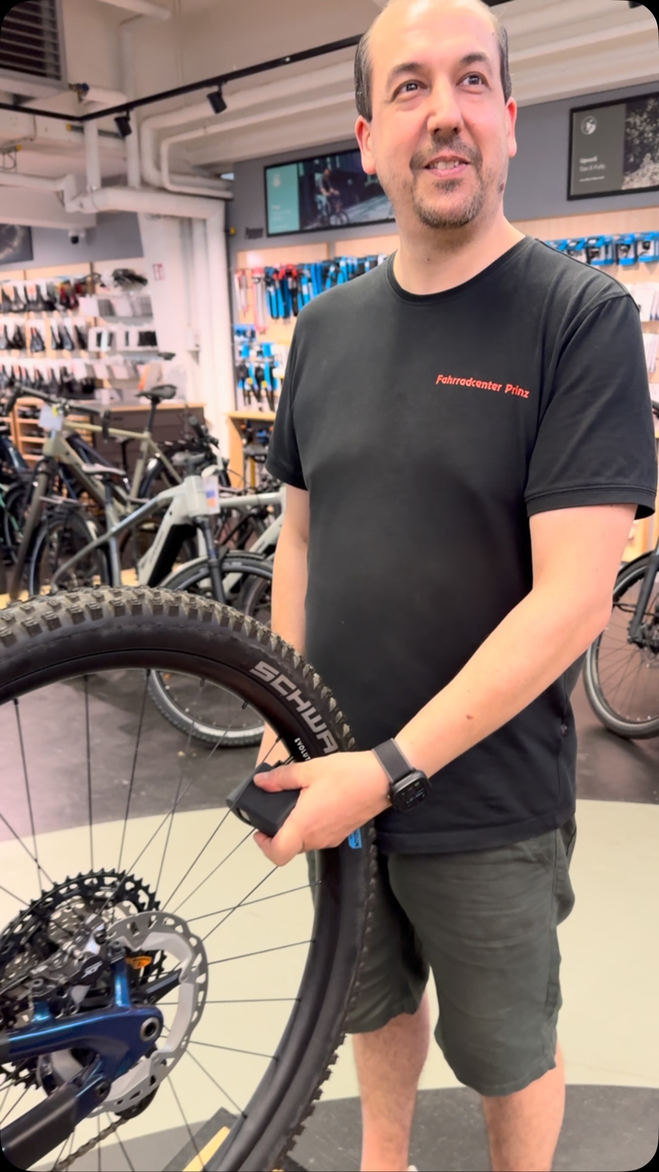 e mountainbike reifen RCB E-Bike-Reifen – 20-Zoll-Reifen – verschleißfest – geeignet für E-Bikes Sport & Freizeit Filmografie Marc Hosemann – Category:E Bikes MTB Cross Fully_Mountainbikes Form:Rund