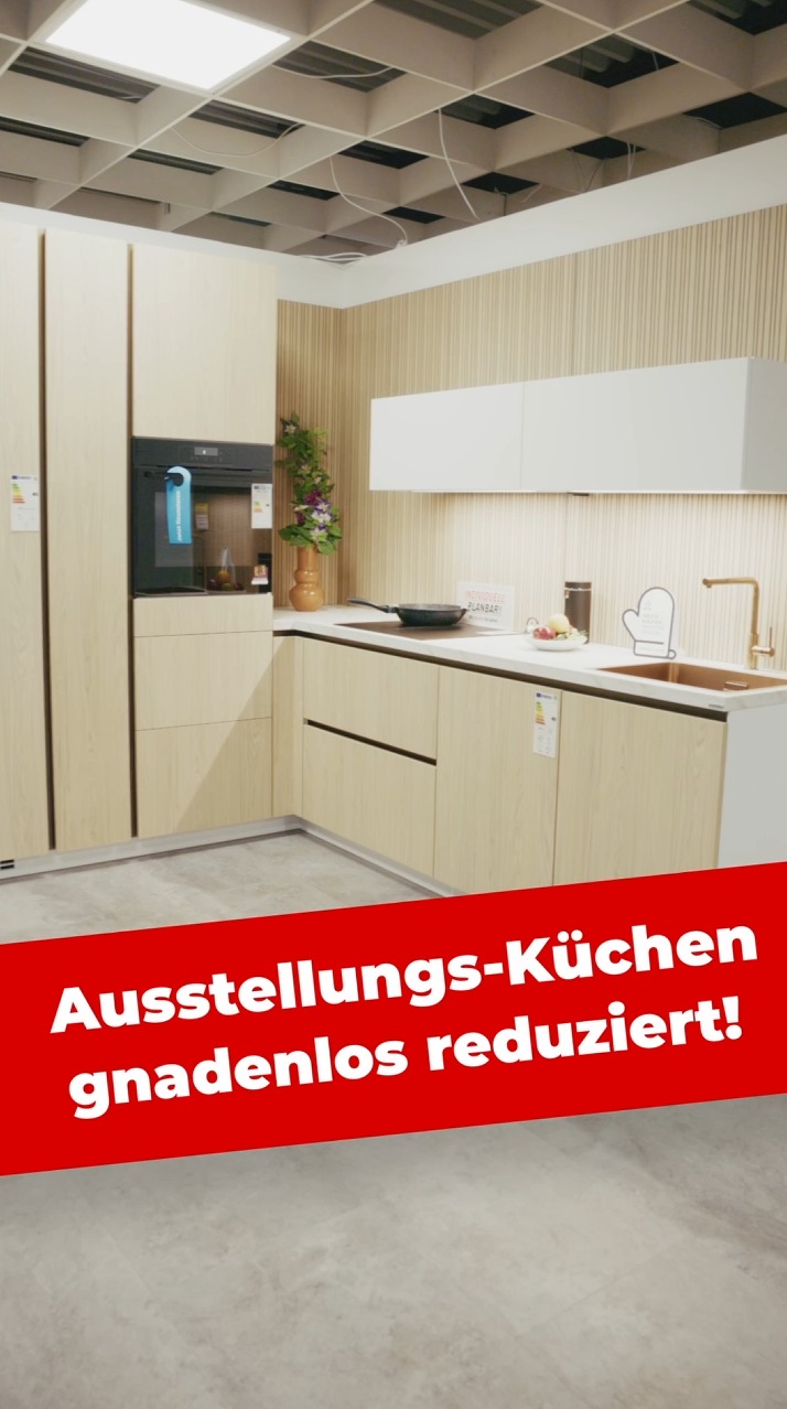 Vielleicht wartet deine neue Küche schon auf dich 👀, Beim Küchenabverkauf bei Möbel AS findest du ausgewählte Ausstellungsküchen zu starken Abverkaufspreisen., 👉 Jetzt Termin vereinbaren und
