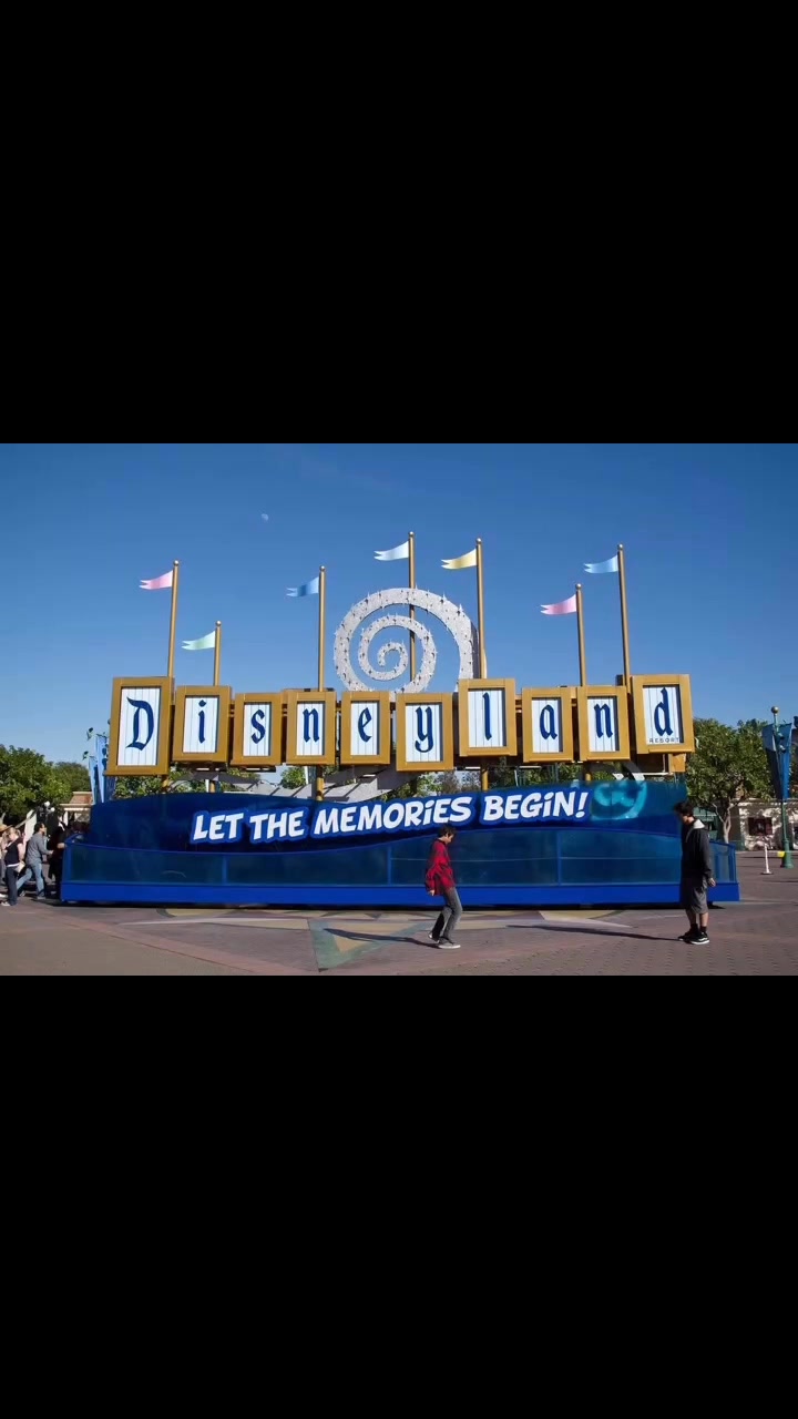 📅🏰Today in Disney History🏰📅 September 23rd 👉🏻 1938: Disney's Mickey ...