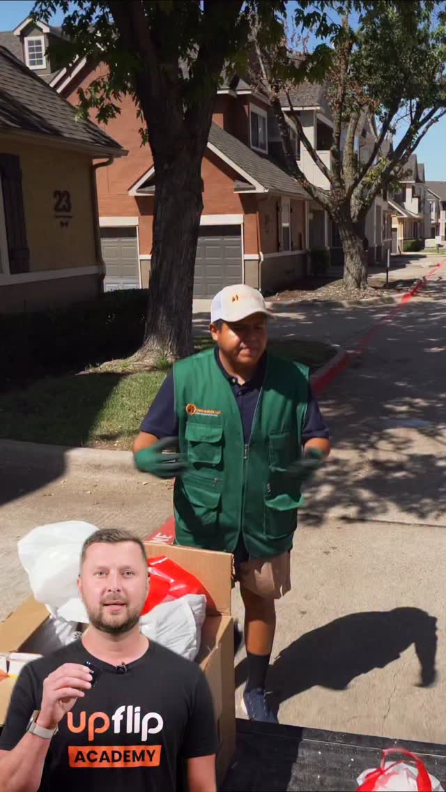 This business idea makes $200K/month… picking up dog poop 💩💰 He started ...