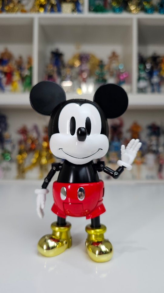 CHOGOKIN SUPER CHANGE MICKEY MOUSE by Okawara Kunio Scheduled