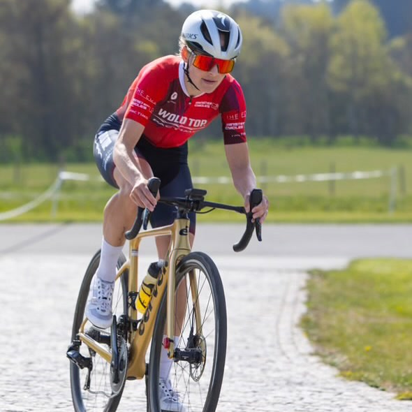 Wold Top The Edge Pactimo Racing Team