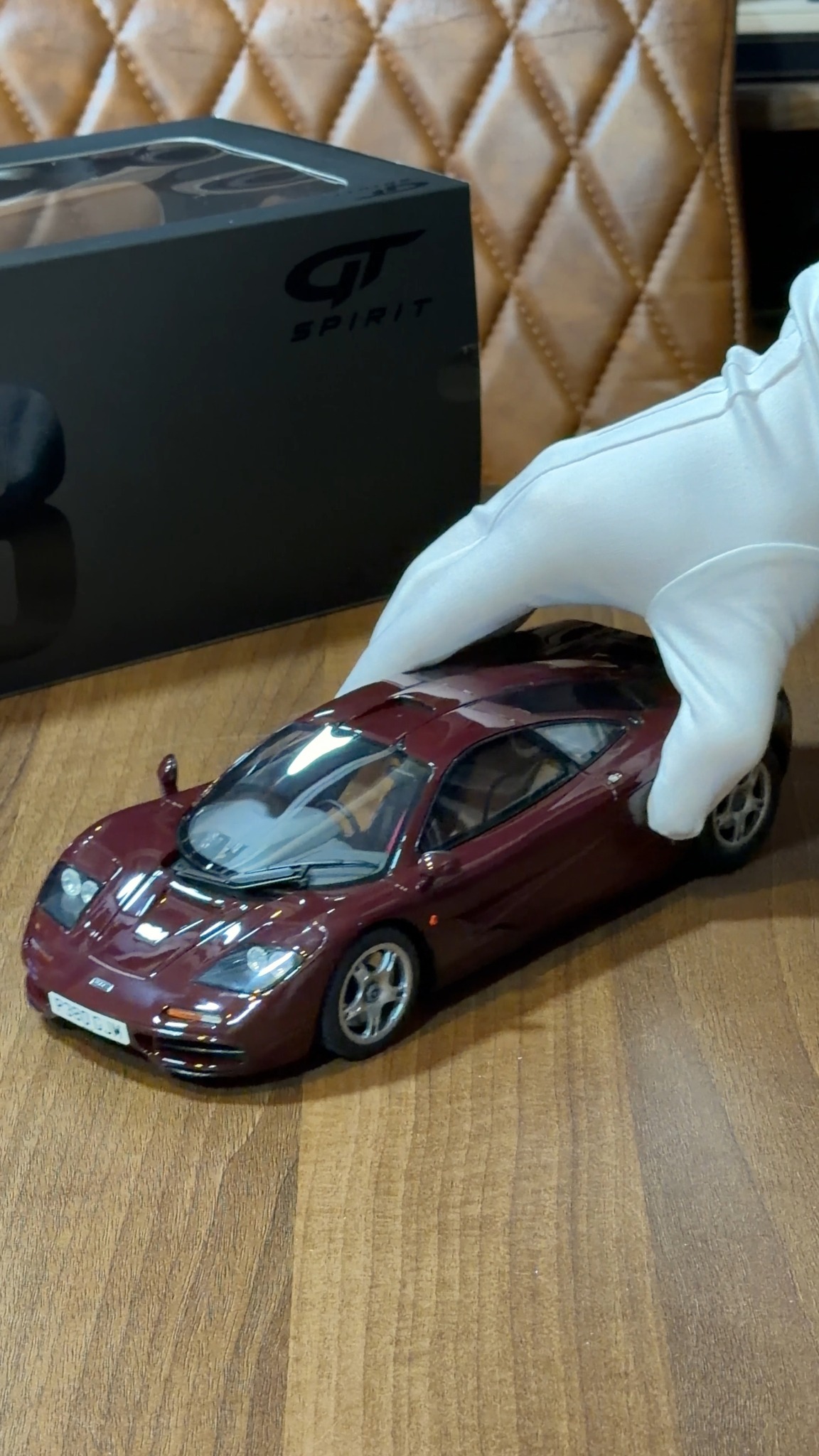 GT Spirit - 1:18 McLaren F1 Red 1992 (Rowan Atkinson's Car