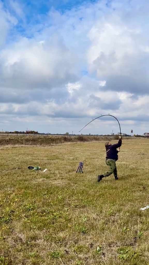 Harrison rod sending easily 170g spomb over 200m, on a field # ...