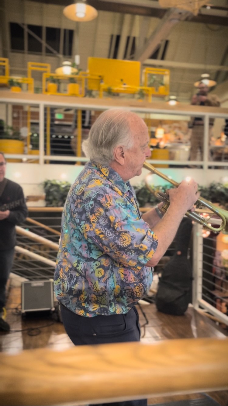 🎶🍊Jazz Nite - every Thursday, 7-9pm. Discover local jazz legends