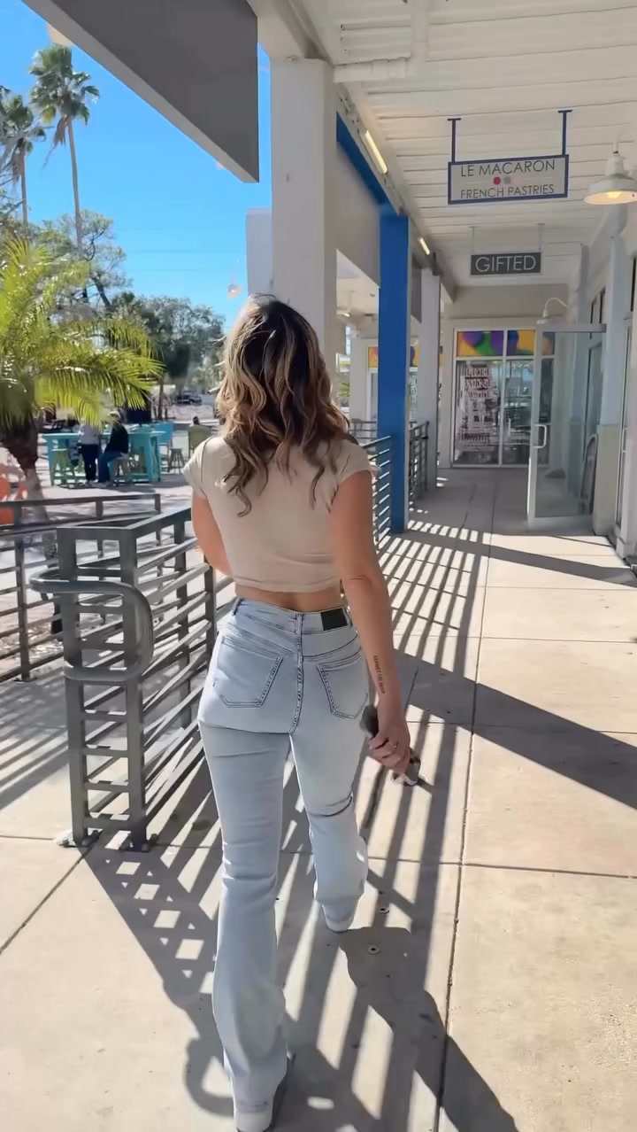 ☕️ #FBvideos | Denim Rae