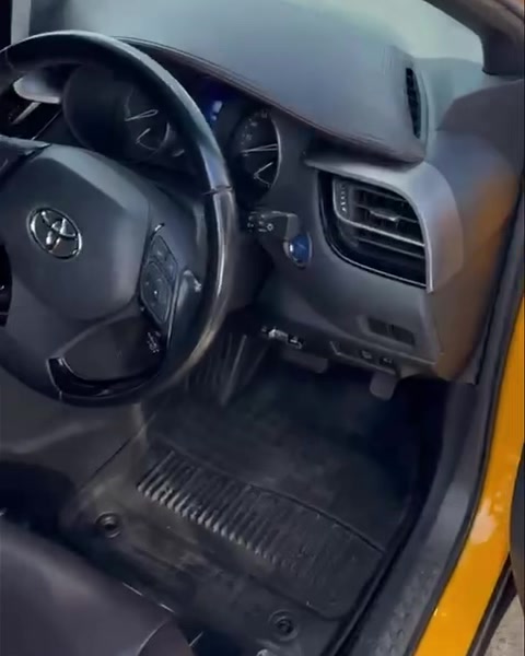 Alhamdulillah 2017 TOYOTA C-HR comes with locked Alpine radio