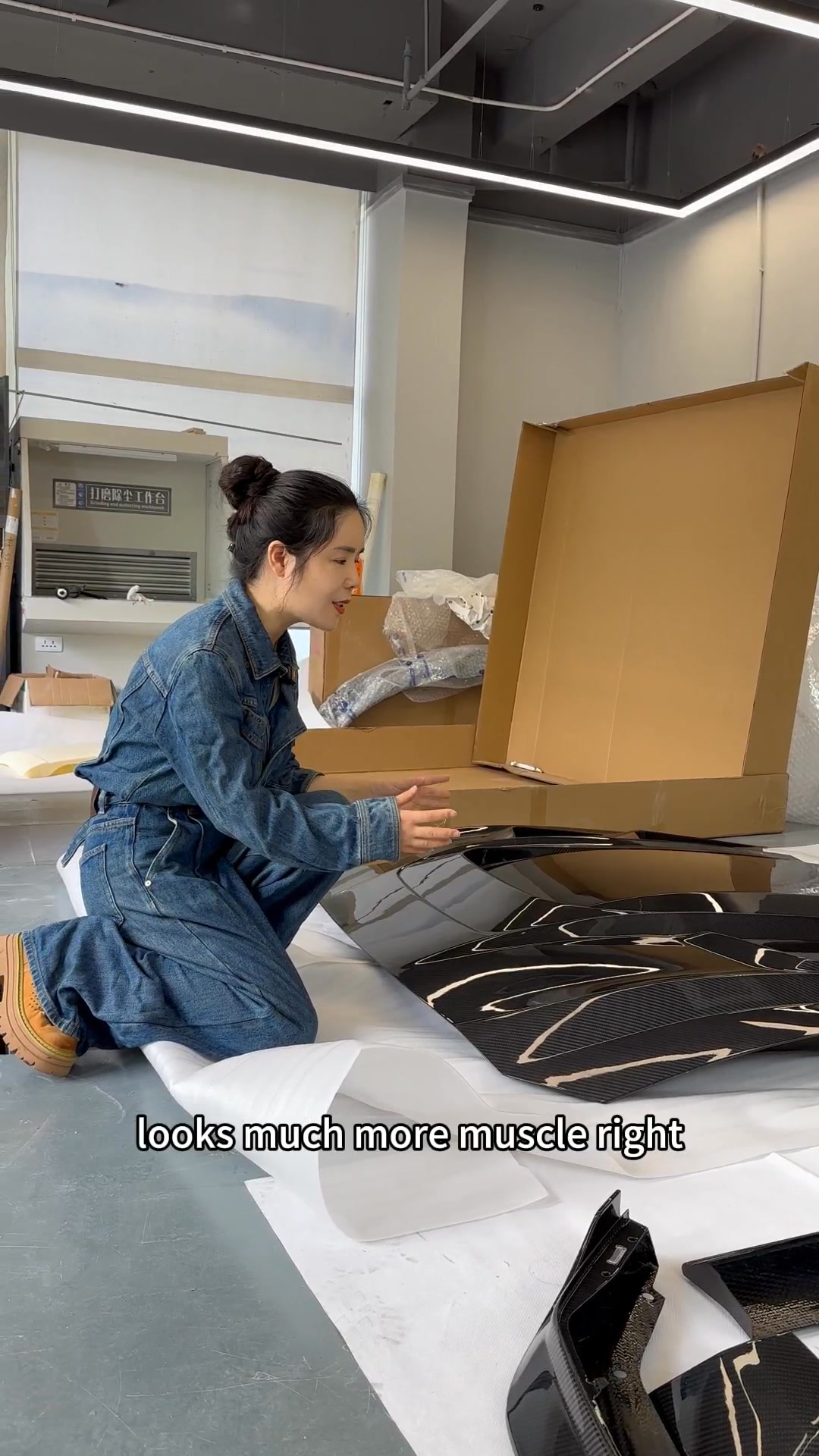 Sandy’s giving us a closer look at the Mustang S650 full carbon fiber ...