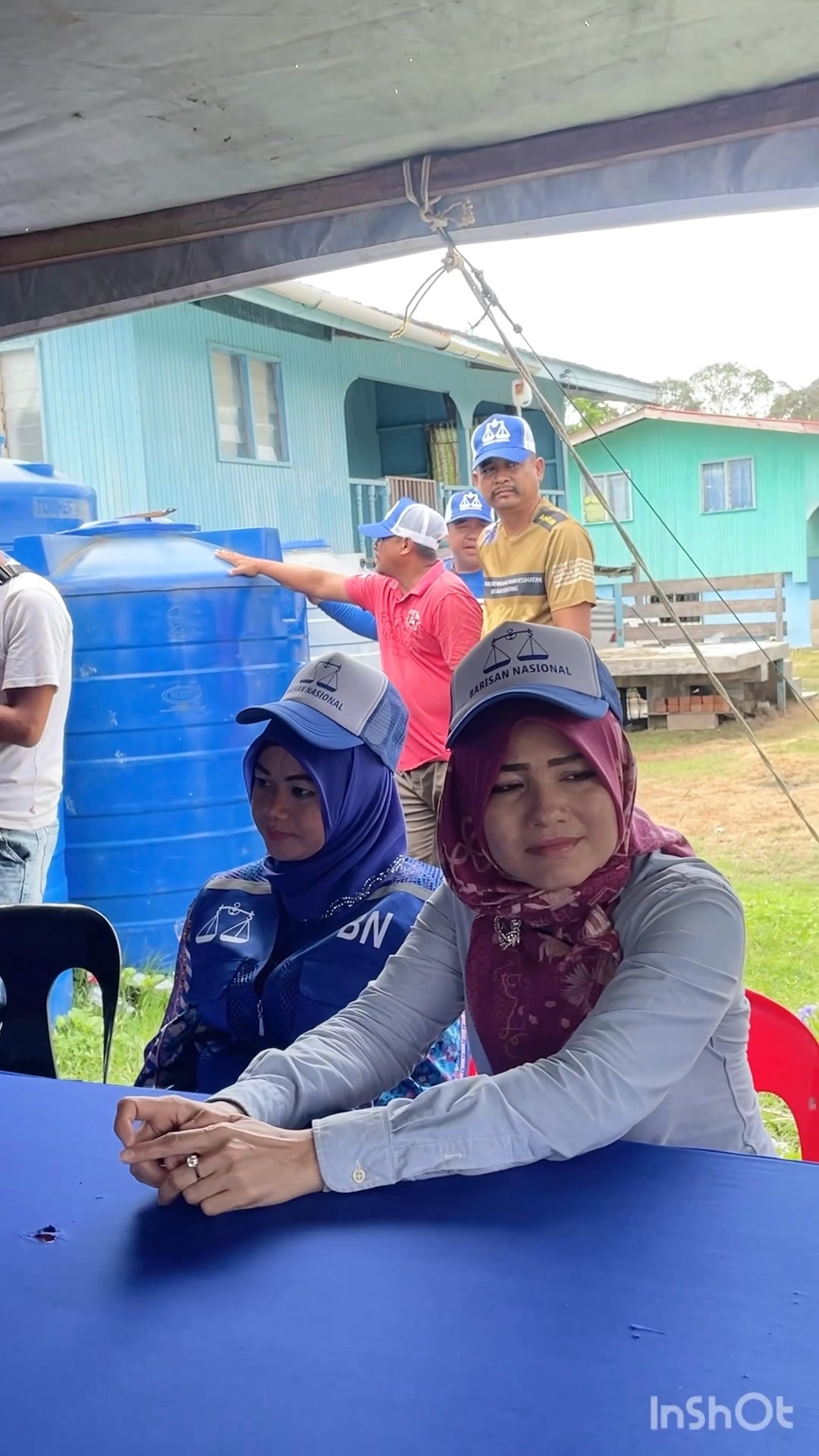Calon Barisan Nasional N1 Banggi Normalah Rasik bersama jentera di PDM ...