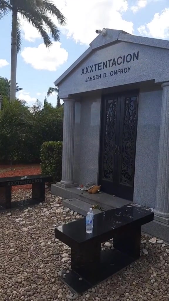 XXXTentacion Grave #crypt #rapper #rapperlife #rapperlifestyle # ...