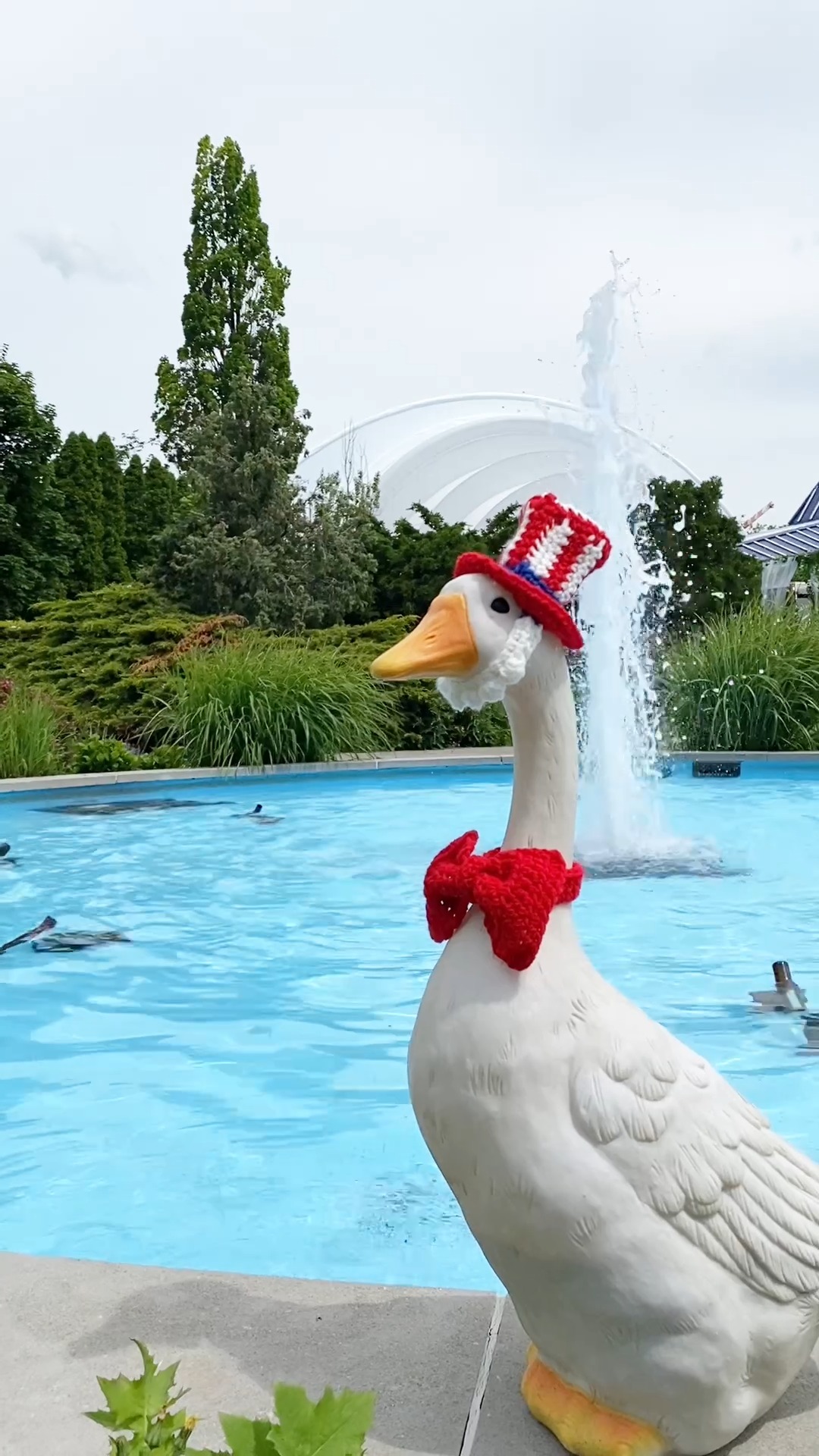 holiday goose dress up Our porch is celebrating in star-spangled style. 🇺🇸 From the top hat to the bow, this festive look is such a fun way to your décor for the season. 🪿🎆, Get the pattern: CCSALE
