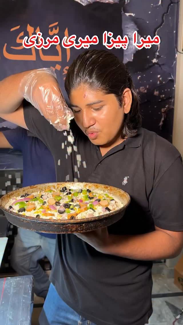 Mera pizza meri marzi 📍😃 . . . #rafayrajput #pizza #streetfood # ...