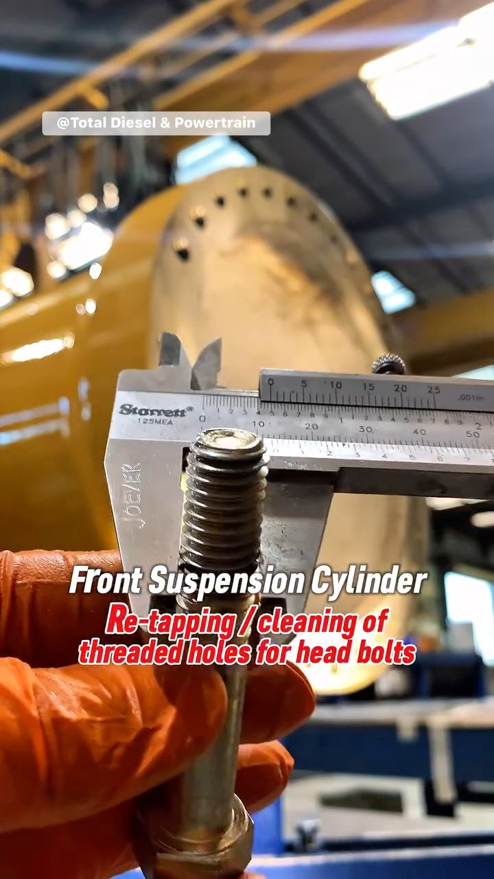 Retapping Front Strut Barrel #joevertotaldiesel #caterpillar # ...