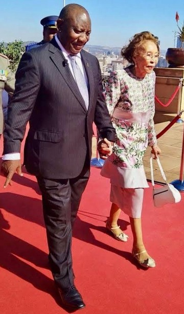 president-ramaphosa-s-wife-prophecy-major-priest-tau-facebook