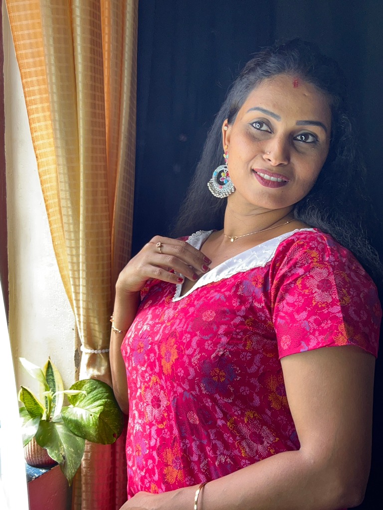 മുതുക്ക് ന്നൊക്കെ പറയുമ്പോ 😂ഒര് ചങ്കടം 😜💁‍♀️🫰#facebookreelsviral#dress# ...