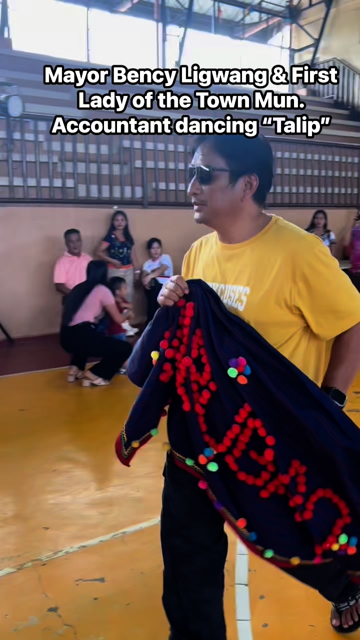 Who says leaders can’t groove? Our Mayor joins the beat of the Talip ...