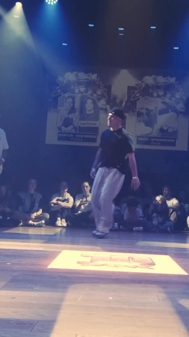 Bboy Hiro10 @bboyhiro10 did the craziest headspin at the breaking