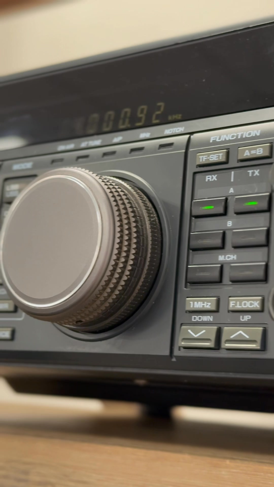 ⚡ “Kenwood TS-850S – the HF classic that still rules the bands