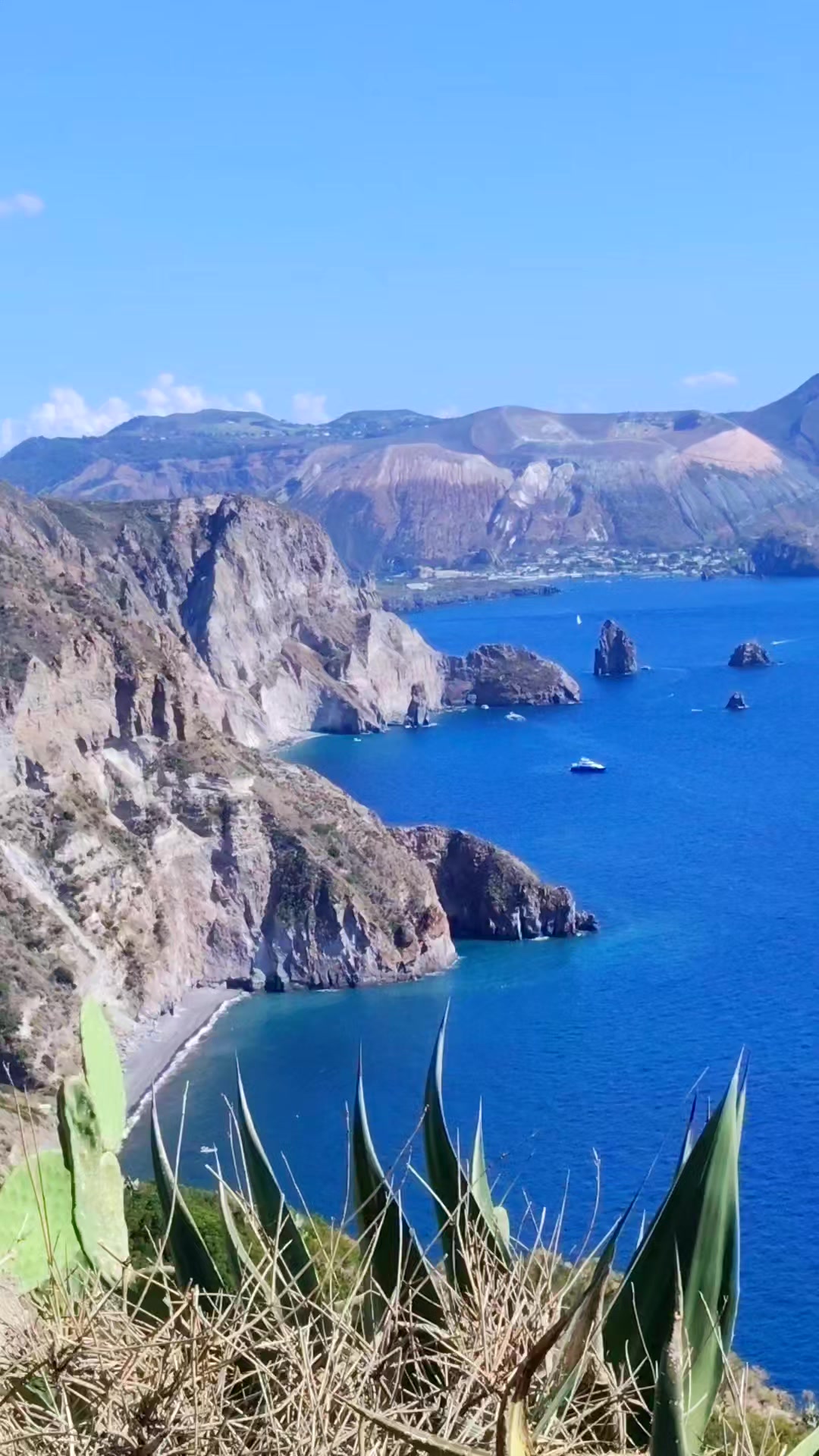 A few shots from Lipari. Enjoy