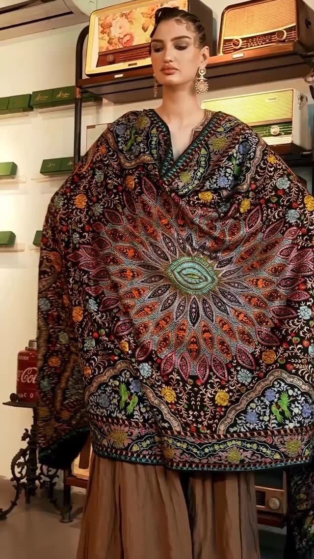 Pashmina shawl is a masterpiece to immerse oneself in elegance and