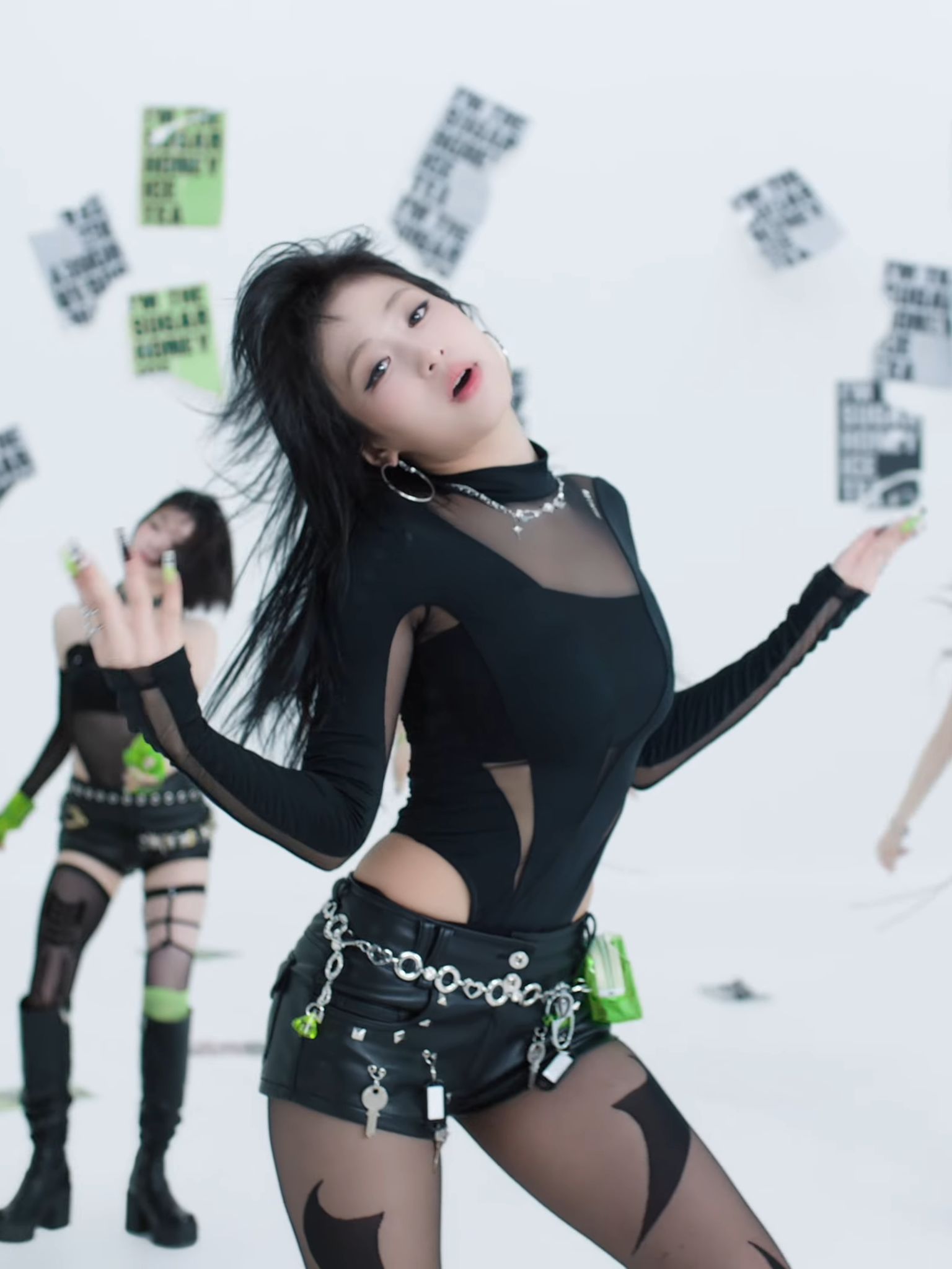AHYEON 'SUGAR HONEY ICE TEA' PERFORMANCE VIDEO #AHYEON #아현