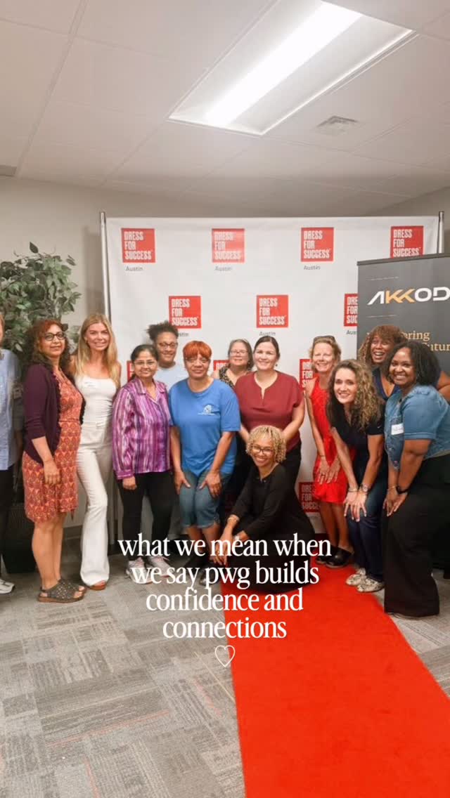 white linen shift dress ALLURE Midi Luxury Long sleeves Pink Color:Ice Smoke Onetheland She is wearing size