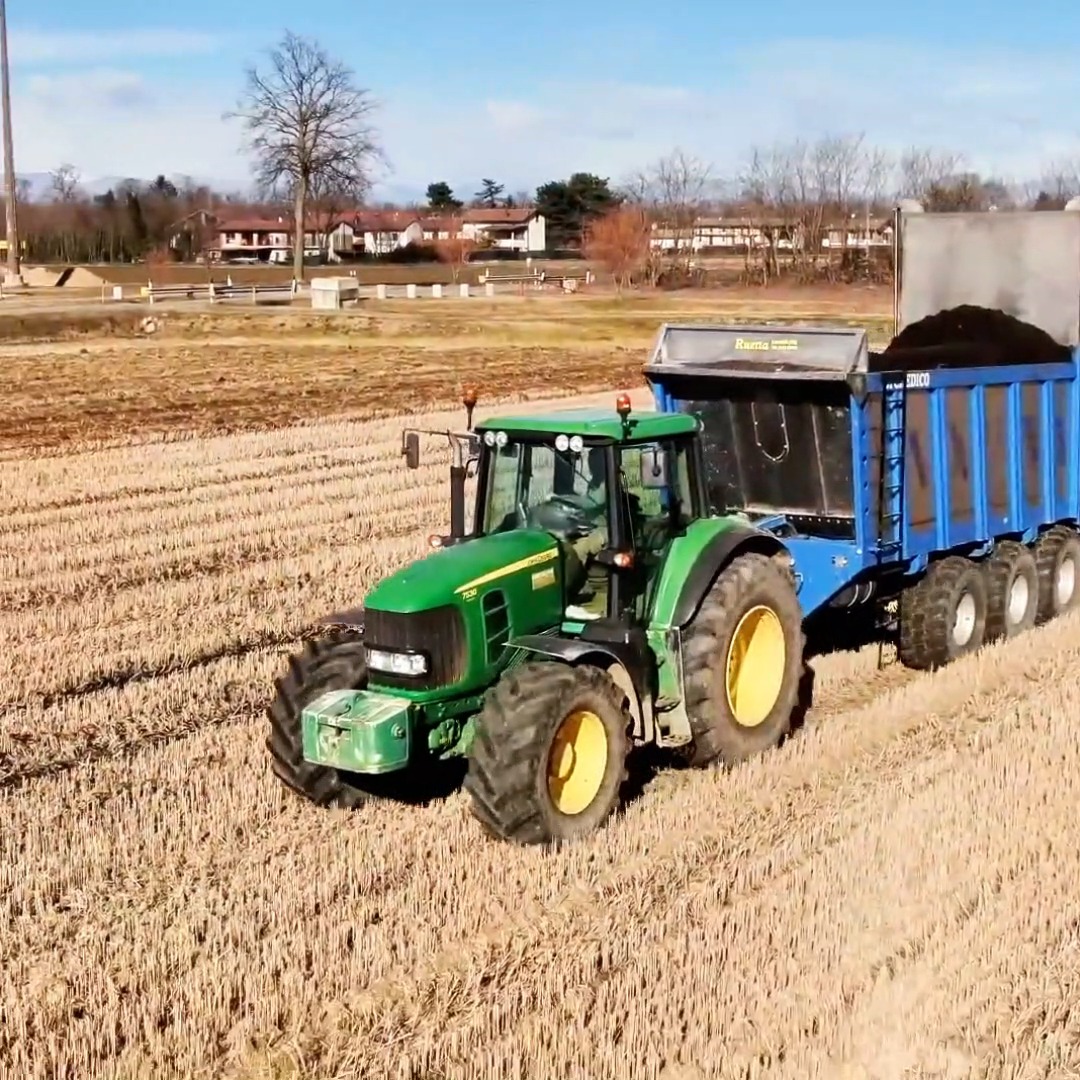 Is this manure they are spreading here today?🤔💩🚜 | Big Machines | Facebook