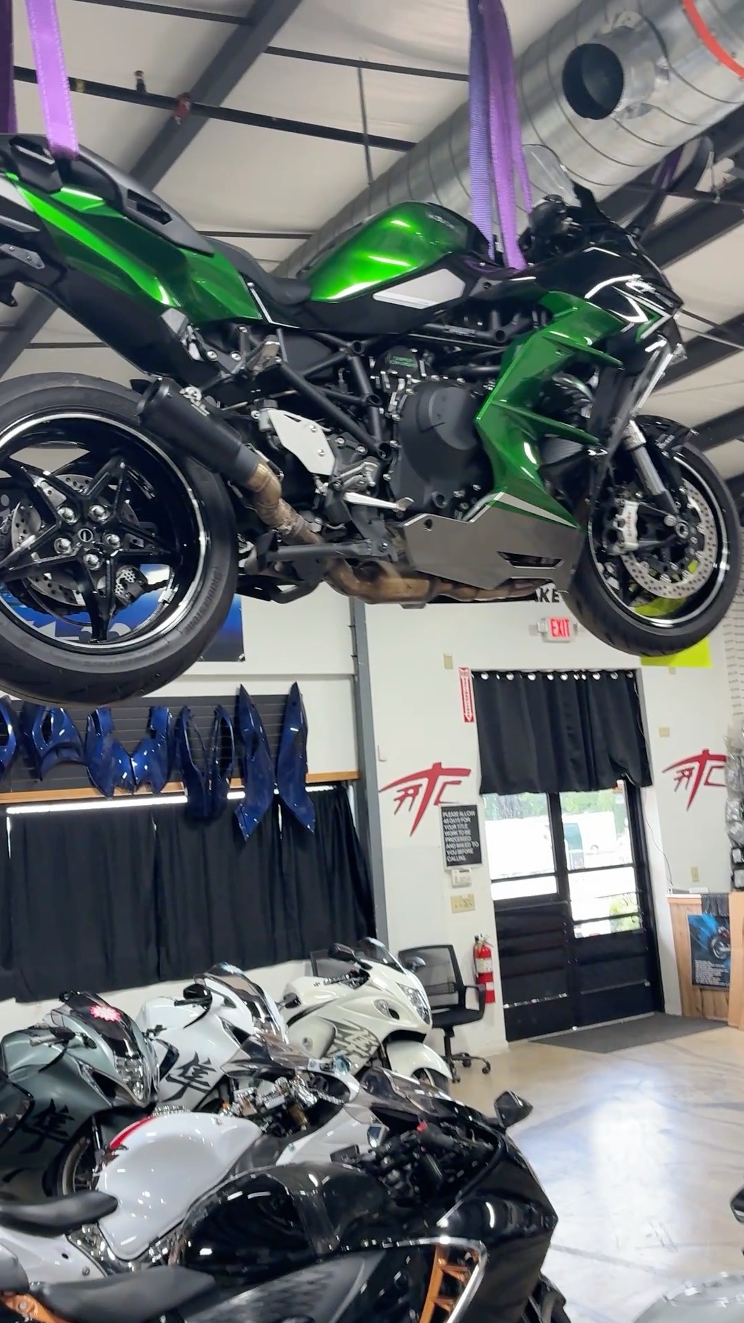 Just a quick walk through the showroom checking out a few of the