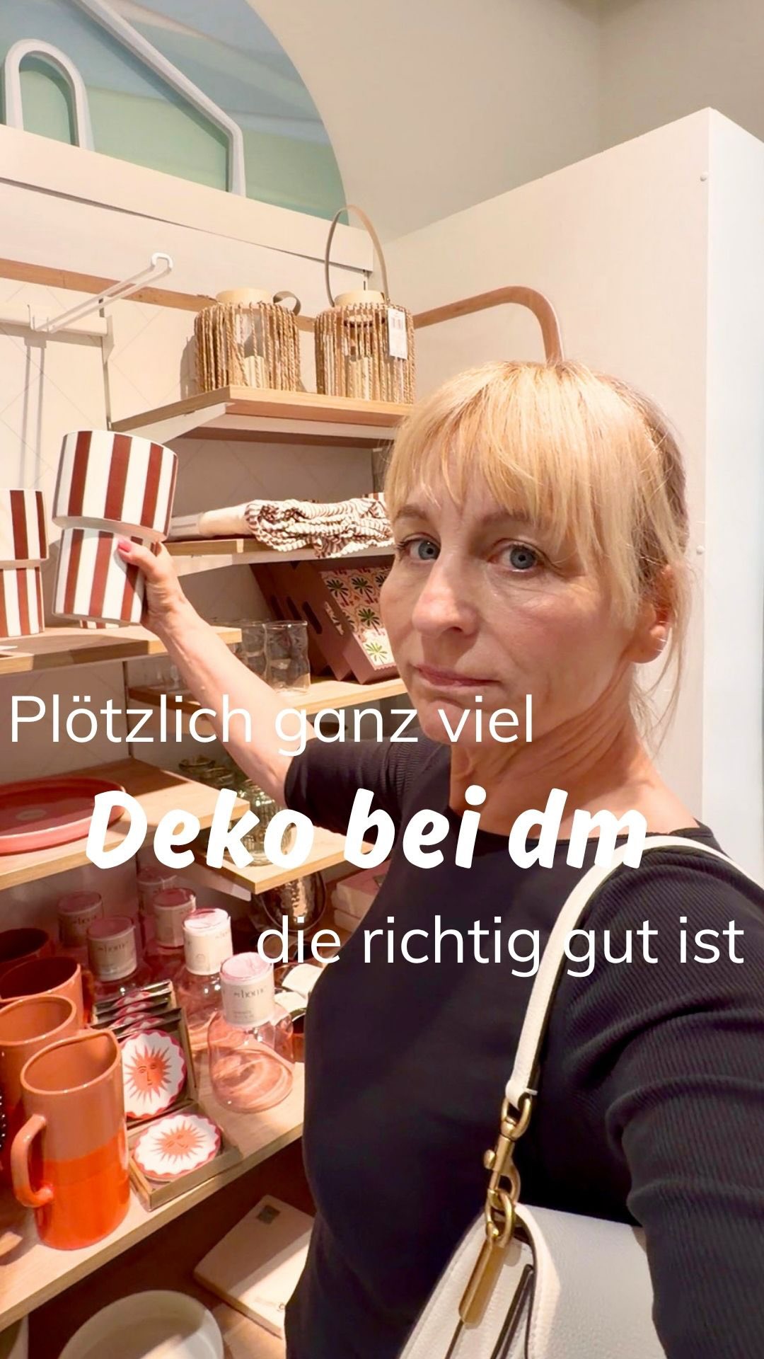 Bei dm gibt es jetzt auch schöne Deko. Ich war ganz erstaunt, denn es war eine kleine Kollektion, die aufeinander abgestimmt war. So etwas findet man in einer Drogerie eher selten. Werbung unbezahlt|