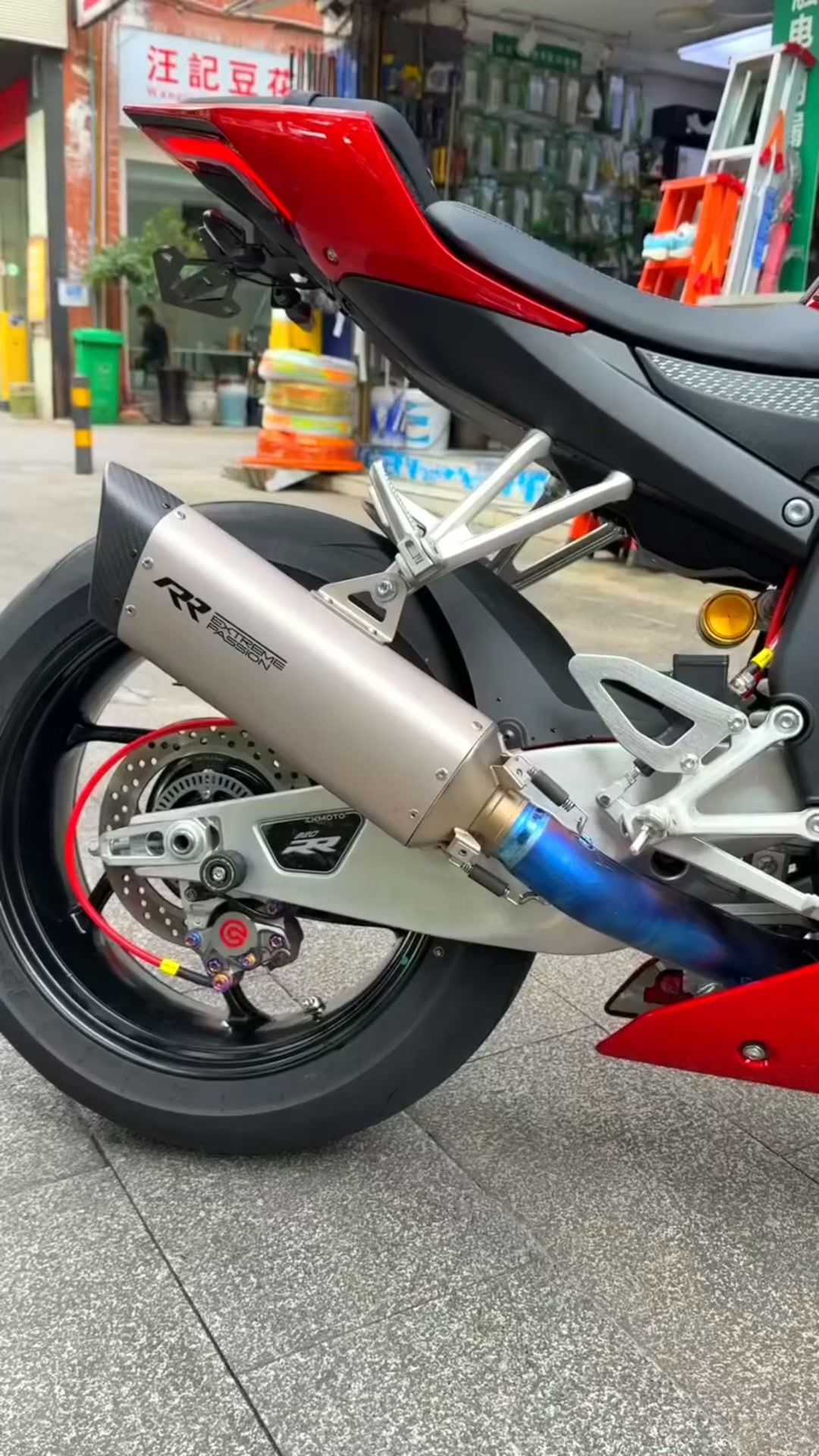 🏍 820RR now open for pre-order in Singapore. Limited units