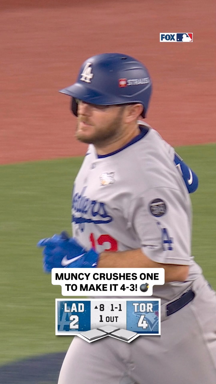 Max Muncy hits a towering drive to cut the lead to 1 run in Game 7! 👀