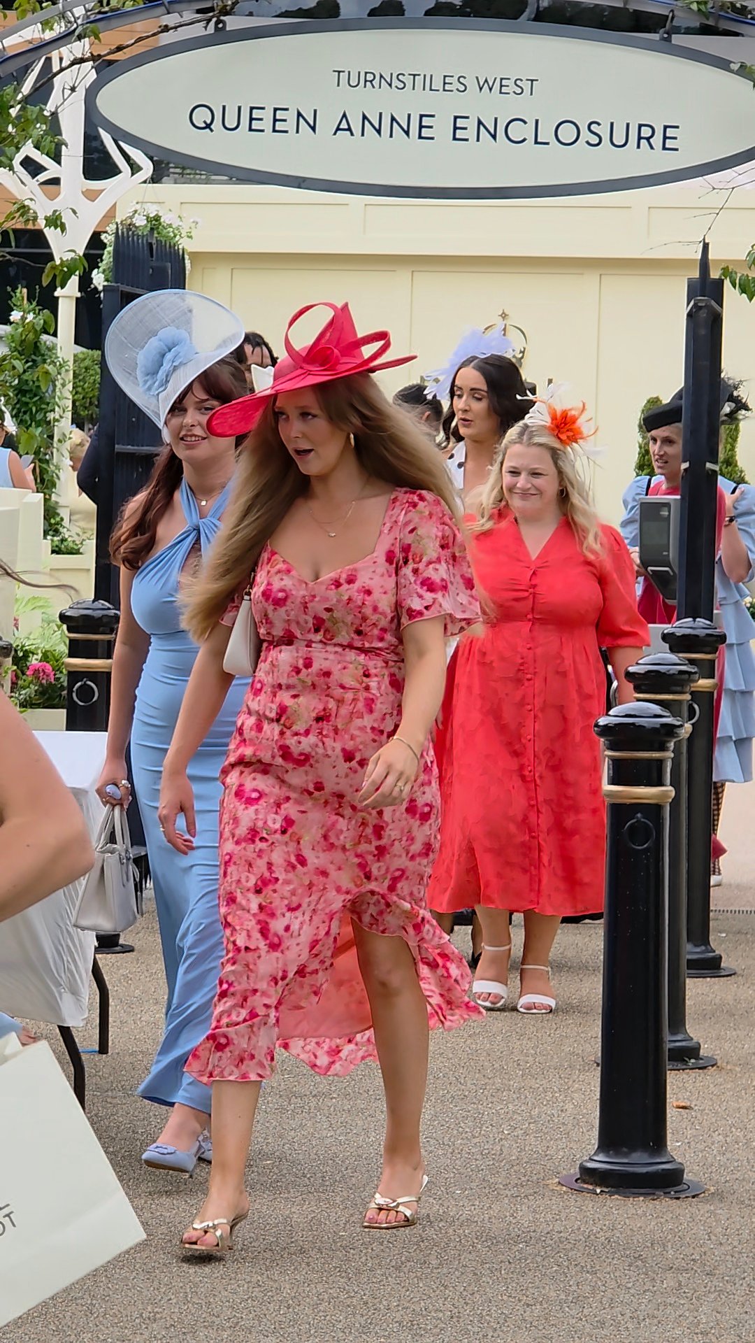 royal ascot dress code ladies queen anne enclosure Vibrant fashion meets British tradition as guests depart on this opening day at the Enclosure, a staple of the experience. , ​#RoyalAscot #QueenAnneEnclosure #AscotStyle boho caftan