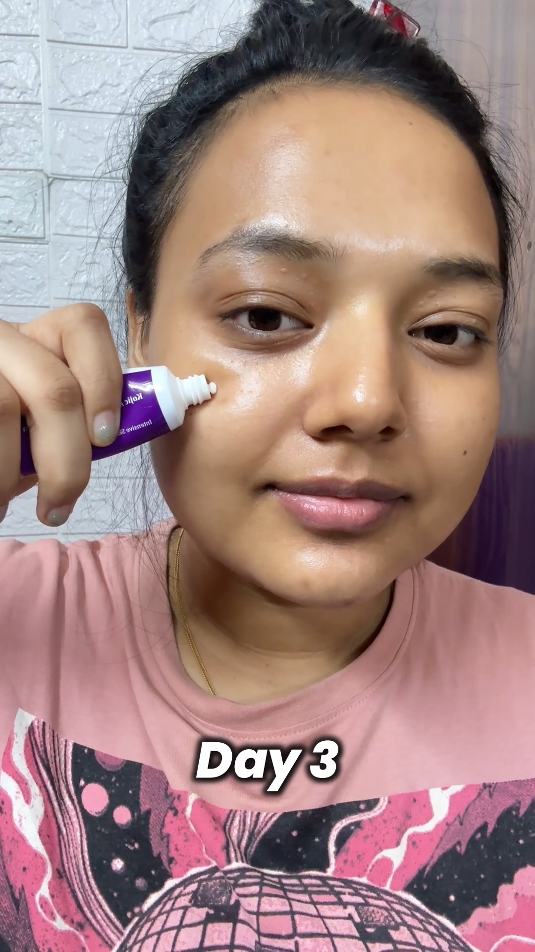 Brighten your skin with Kojic Acid & Vitamin C Cream. Reduces dark spots and dullness for a radiant, even complexion. Only ₹95!