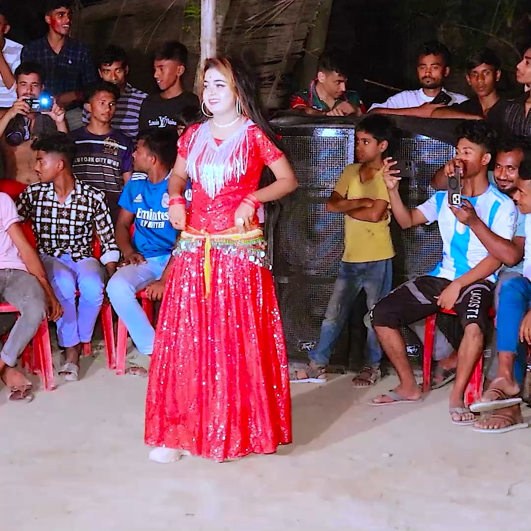 বিয়ে বাড়ির উরাধুরা নাচ | Juthi Dance | Bangla Dance #juthidance # ...