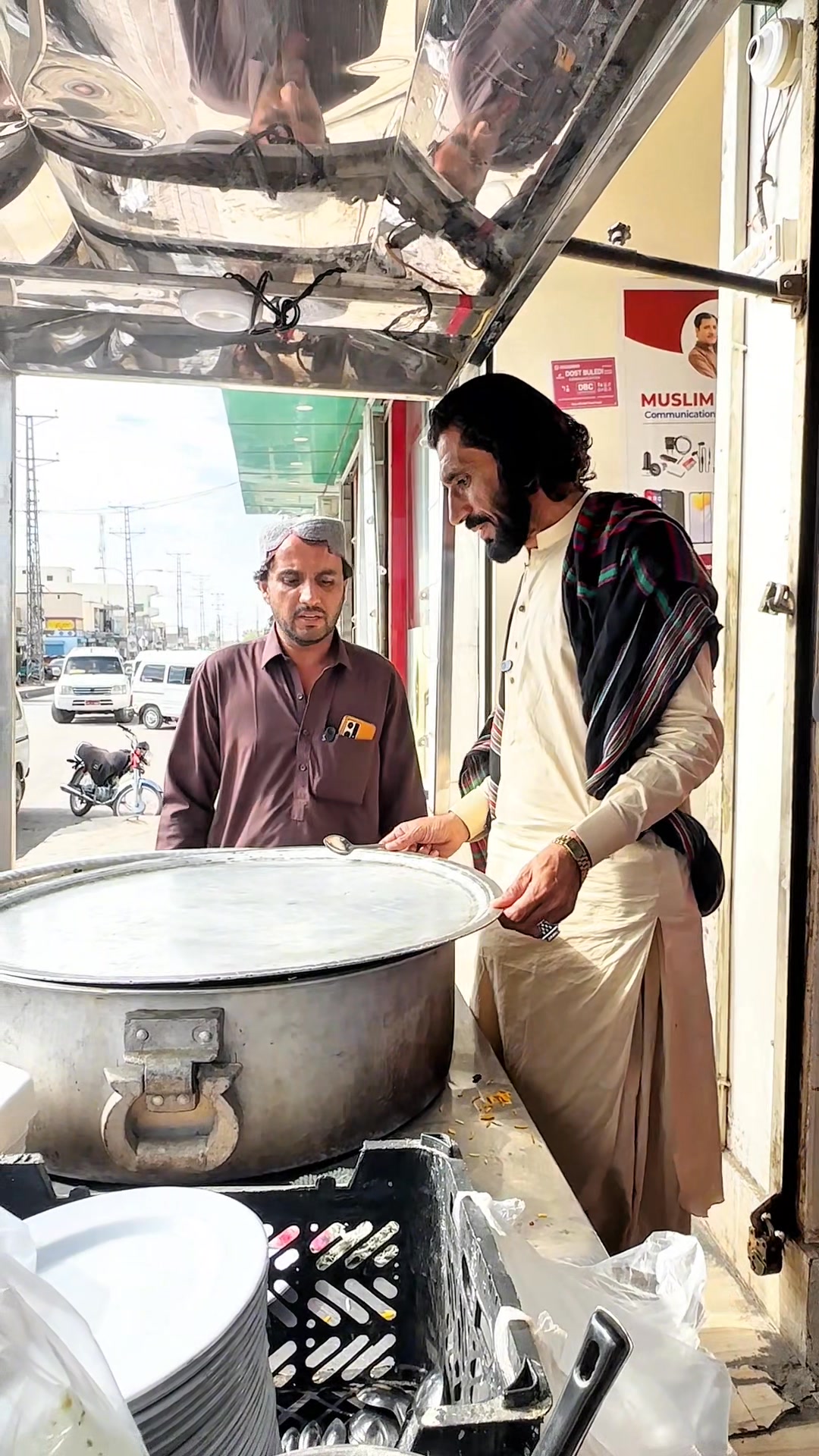 پارسل مکن پارکیٹ ے کن😁 | Gaffar Rind | Facebook