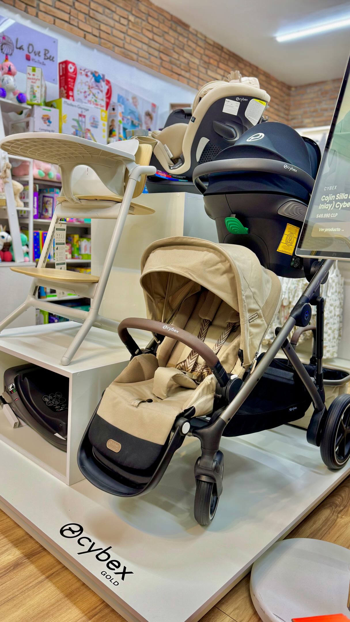 maxi cosi hk Maxi-Cosi Soho Stroller, 0-4 Years, 0-22 kg, Ultra Compact Buggy, Automatic One Hand Folding Mechanism, Spacious Seat, 3 Reclining Positions, Flat 360 degree light helmet Infant inserts can be Disha Britax B Safe Size:M20