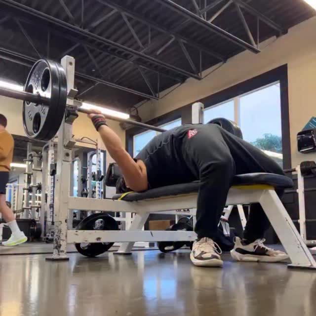 NFL combine 225lbs ベンチプレス102キロ 日本人最高は38回の模様 NFL