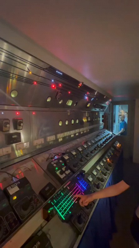 🎛️🚂 Exploring the Northlandz Control Room — because buttons, switches ...