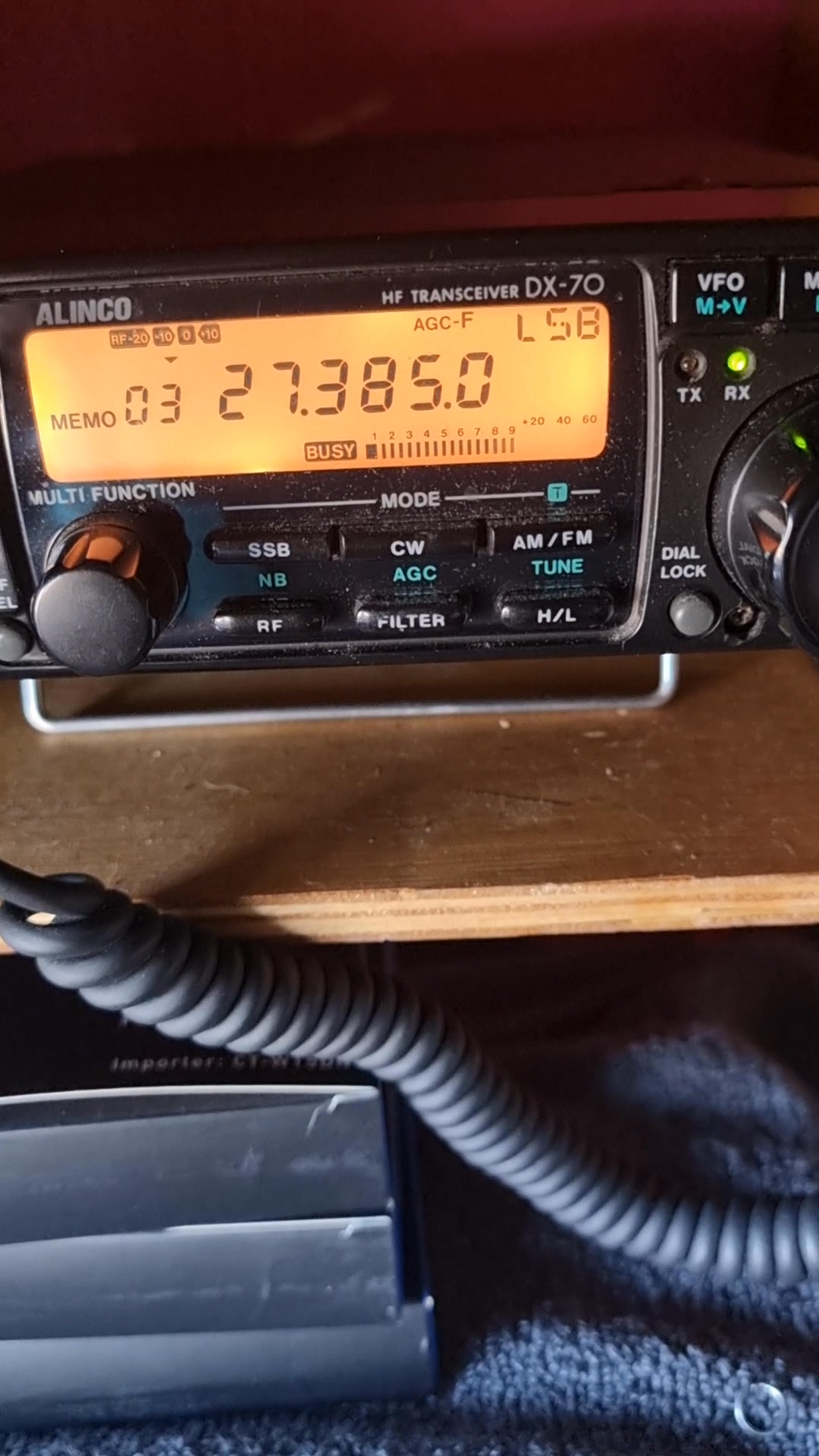 I have an Alinco DX-70 WITH A BIG PROBLEM, can anyone help (2 videos)