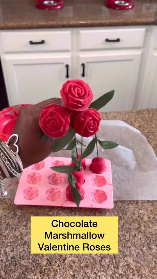 So easy. So cute. So delicious 🌹 These marshmallow roses come together ...
