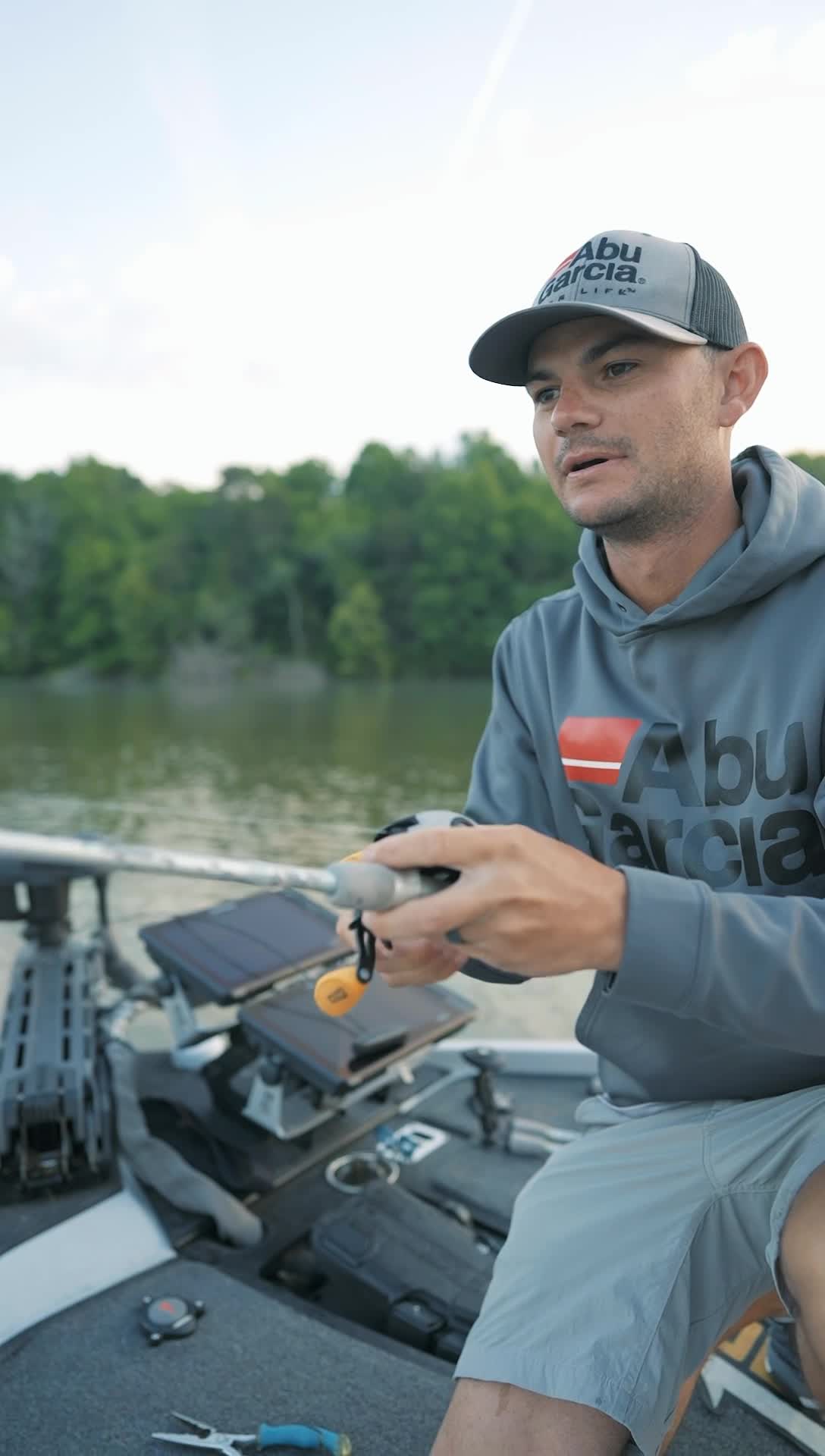 baitcasting reels for huddleston swimbaits Lew's Custom Lite SS Baitcast Reel Baitcaster or spinning rod? Model:Lexa 400HL-P (Left Hand) subseries:Abu_Garcia_Ambassadeur_C-7000 Features a strategically hidden