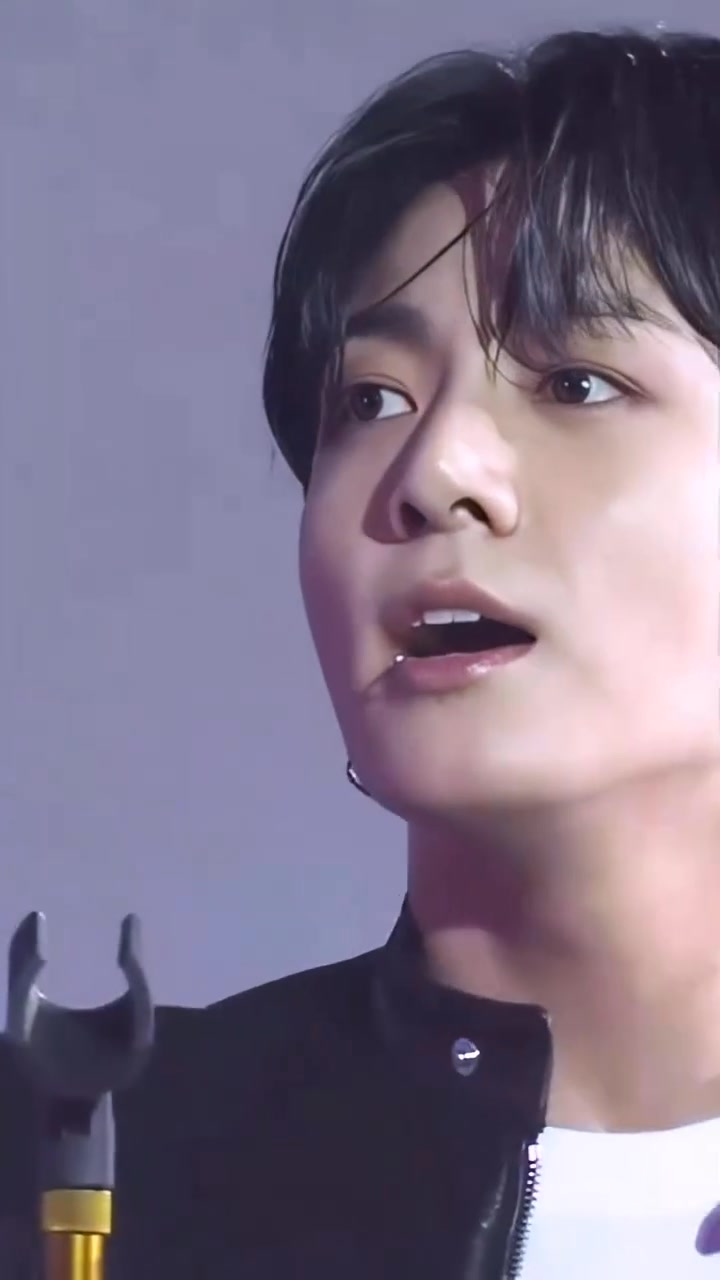 JUNGKOOK GOLDEN LIVE ON STAGE. JUNGKOOK LIVE ON STAGE FULL CONCERT