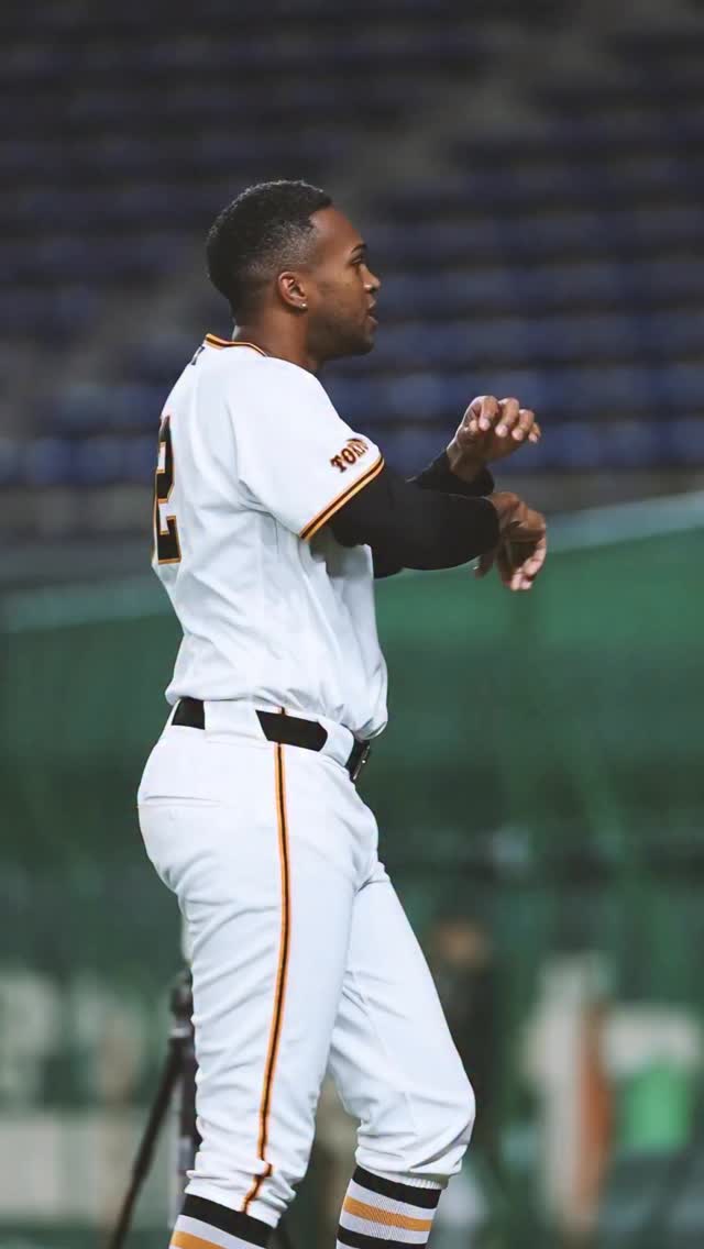 良席 巨人vsヤクルト 8/9 東京ドーム スターシートA 連番2枚 良席 巨人