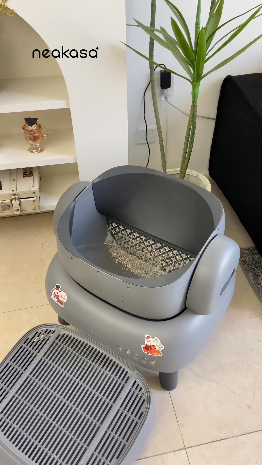 Hey fellow cat owners, did you scoop the litter today? I recommend ...