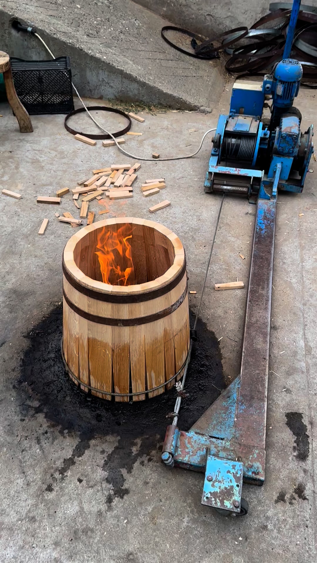 Savijanje bureta od 50L na vatri -Bending a 50L barrel on fire # ...