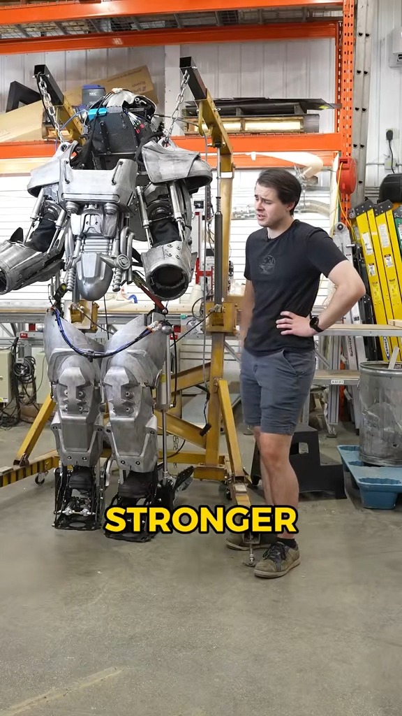 ⚡Built full Power Armor legs | The Hacksmith | Facebook